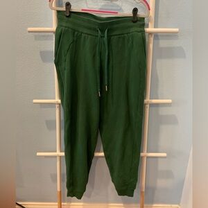 Lululemon green sweat pants sz 6